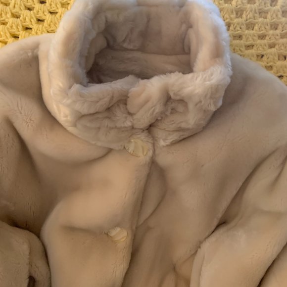 Winter White Faux Fur Jacket - Size 8 - Designed by Couture Du Vrai - Picture 7 of 8